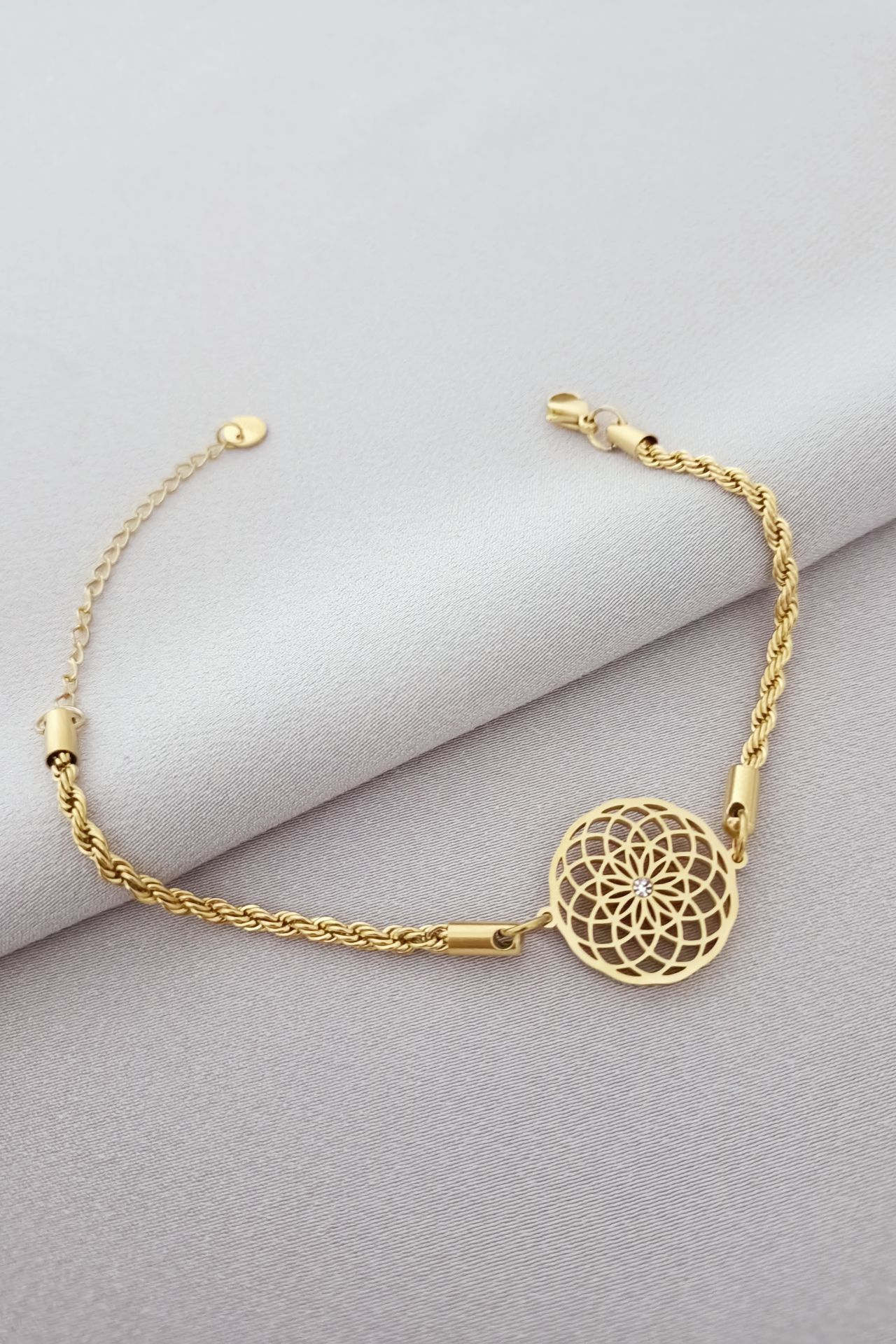Çelik lotus çiçeği bileklik
