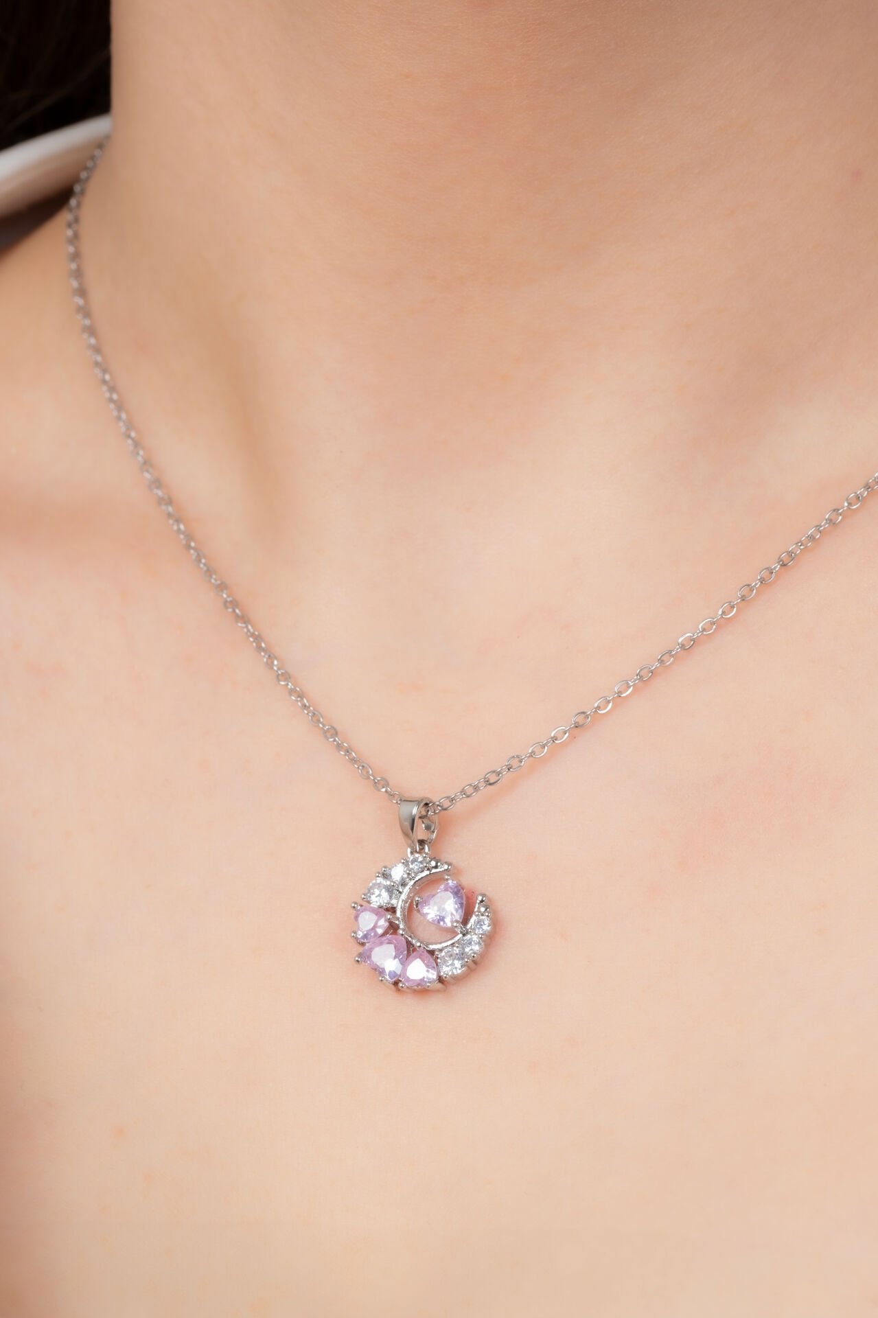 Pembe Kalp Taş Detaylı Kolye