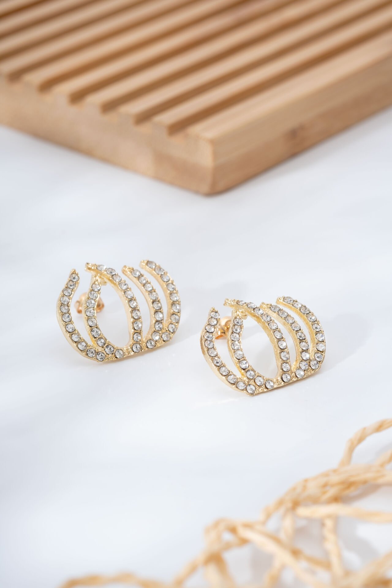 Gold Zirkon Taşlı Tarak Küpe