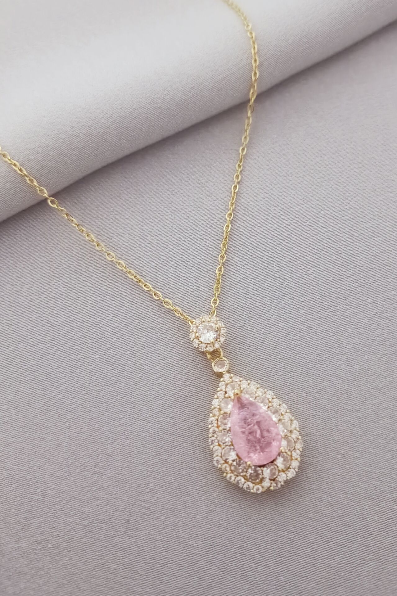 Çelik pembe taşlı kolye