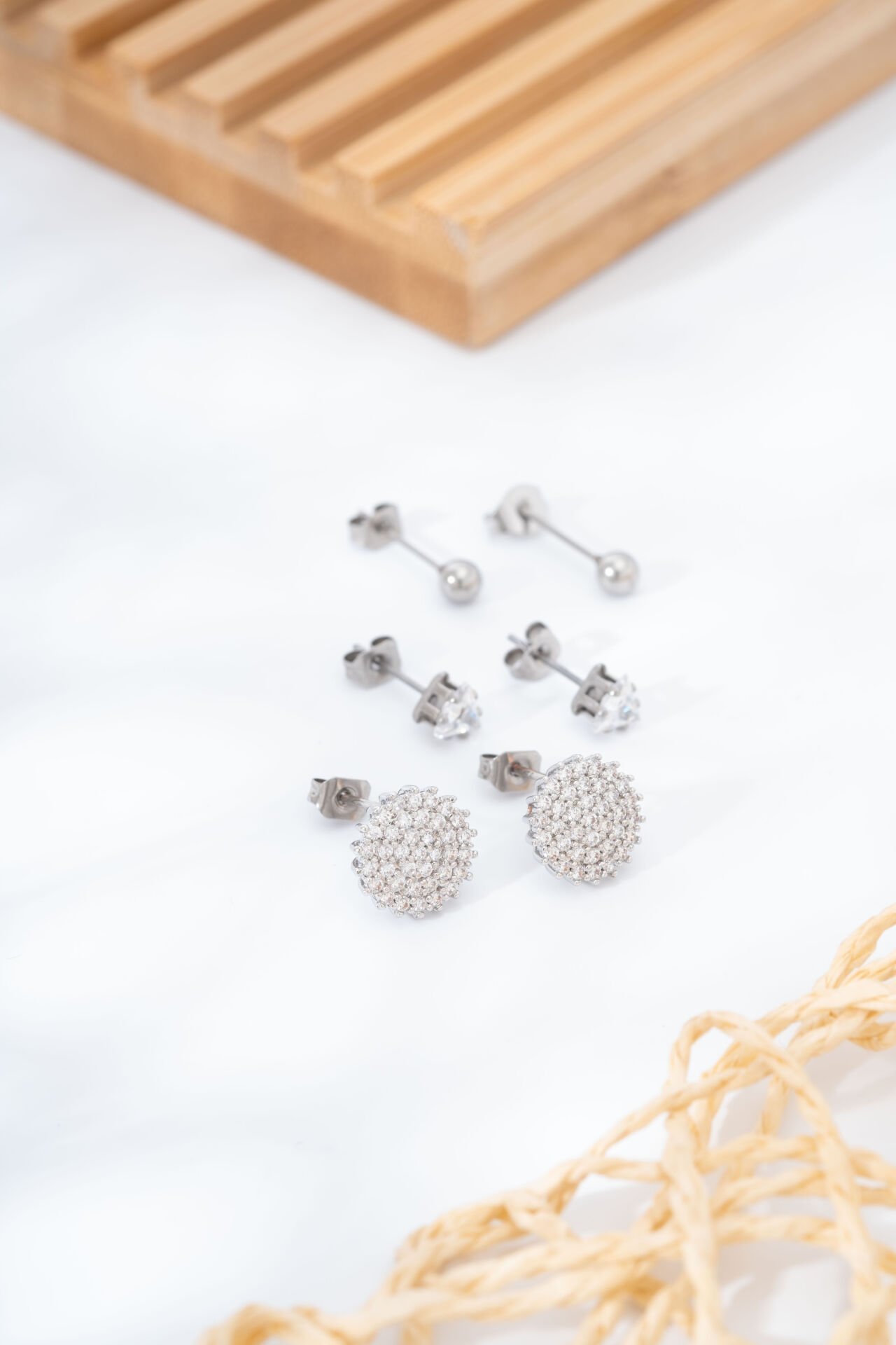 Silver Yuvarlak Taşlı Küpe Seti