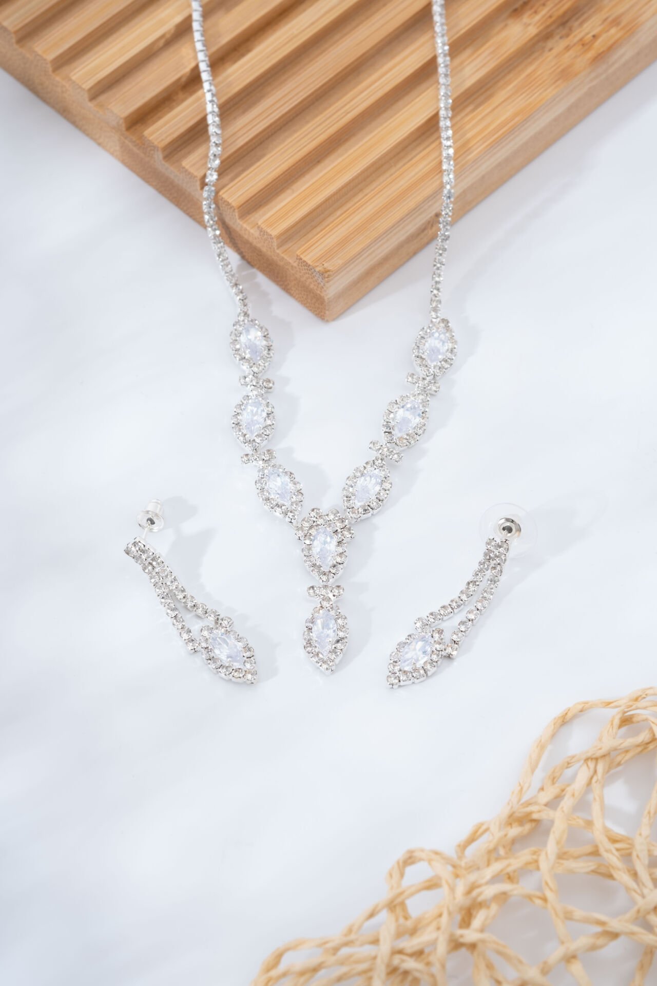 Kristal Görünümlü Işıltılı Taşlı Set