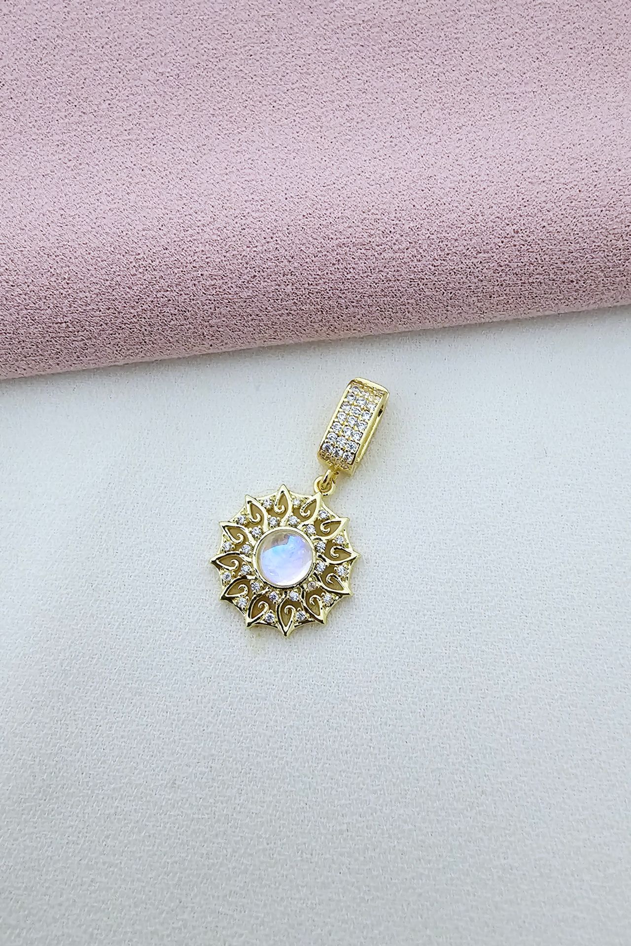 Ajda Charm