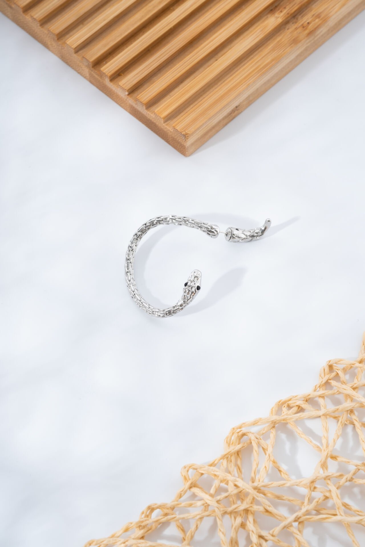 Silver Dev Yılan Kıkırdak Küpe