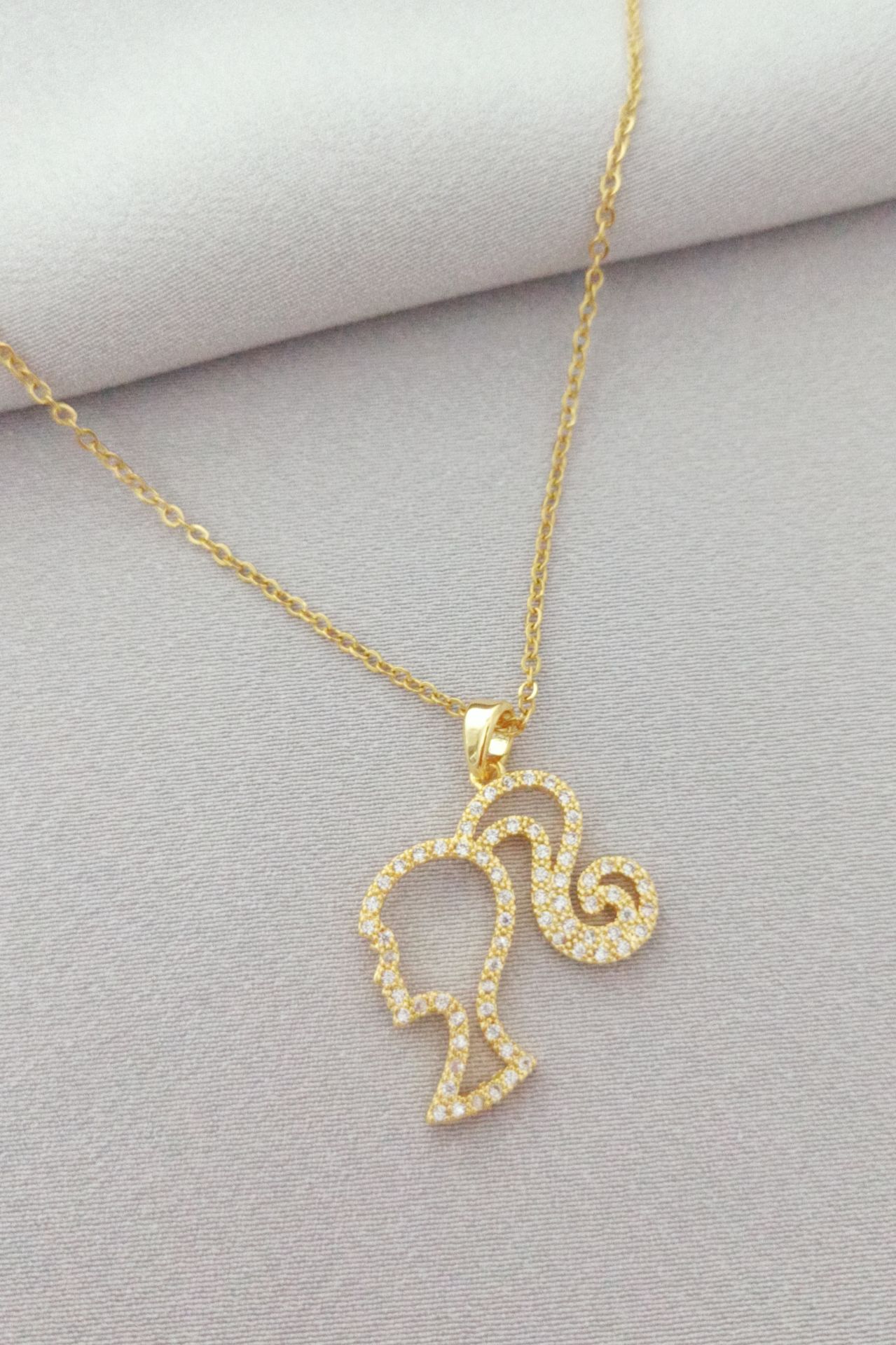 Çelik taşlı gold barbie kolye