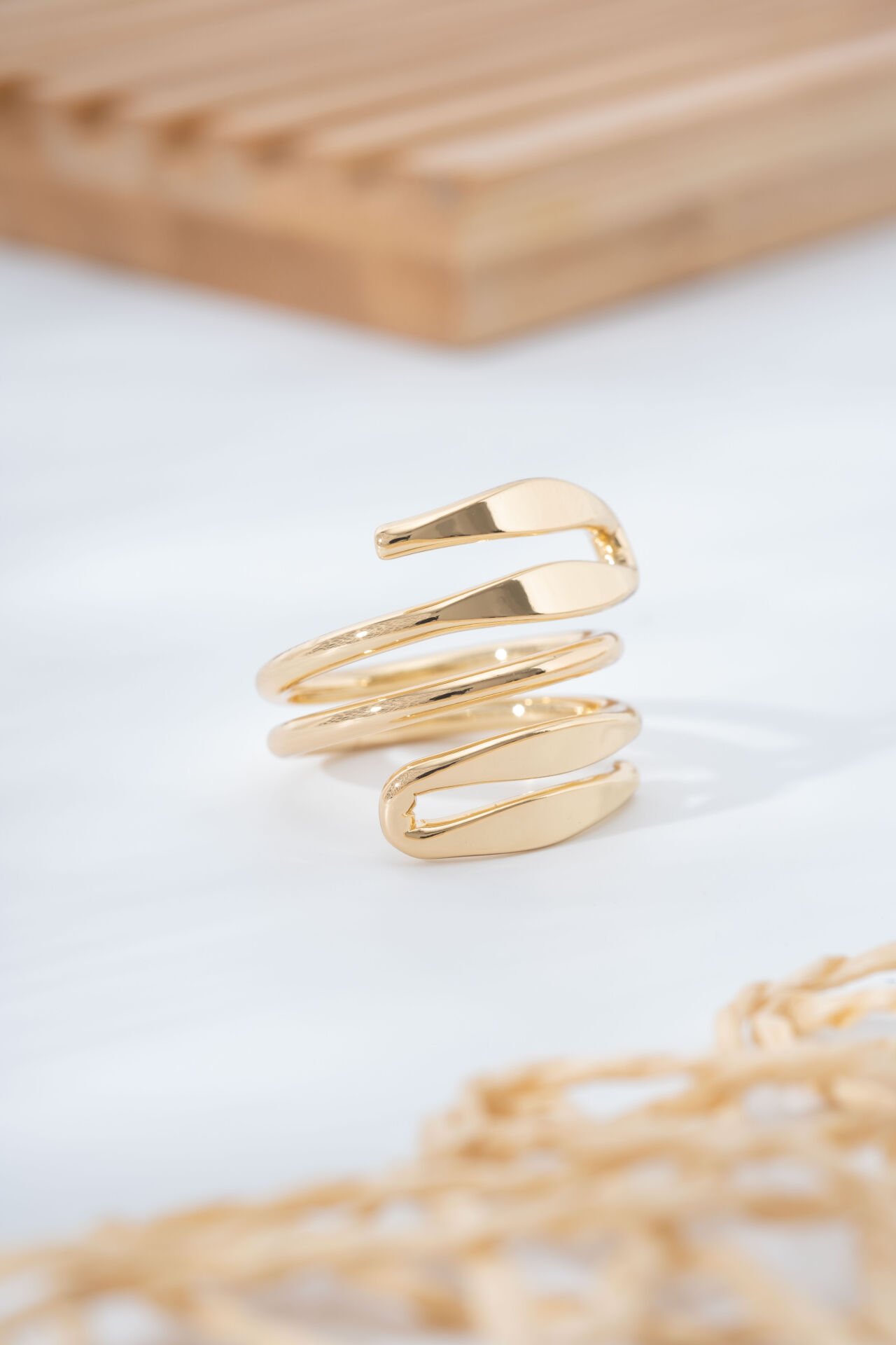Gold Spiral Formlu Modern Yüzük