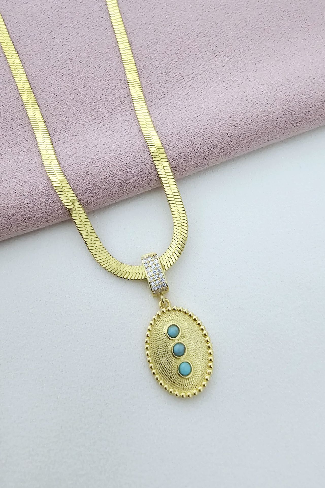 Oval Turkuaz Taşlı Kolye