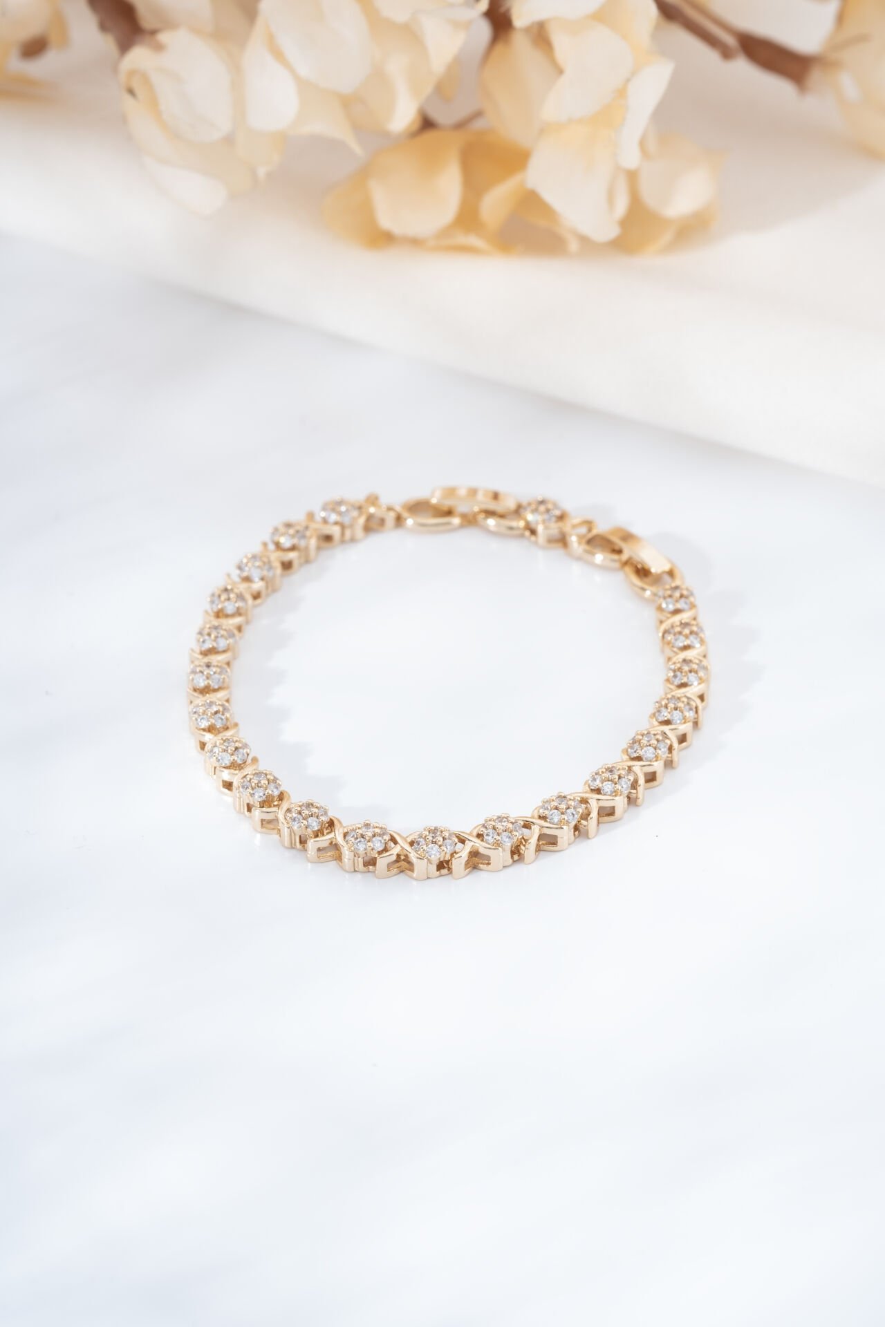 Rose X Detaylı Taşlı Çiçek Bileklik
