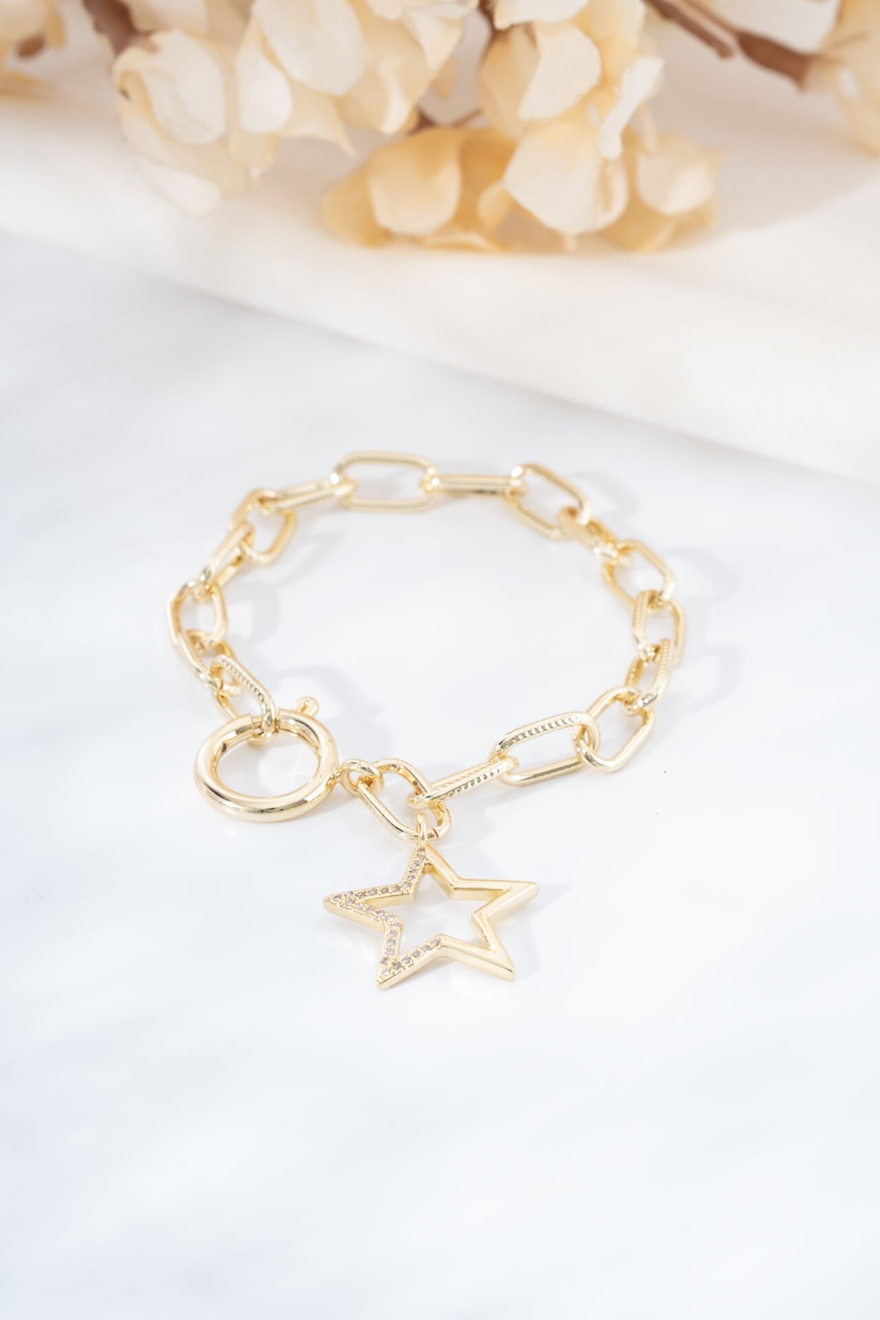 Gold Yıldız Charmlı Bileklik