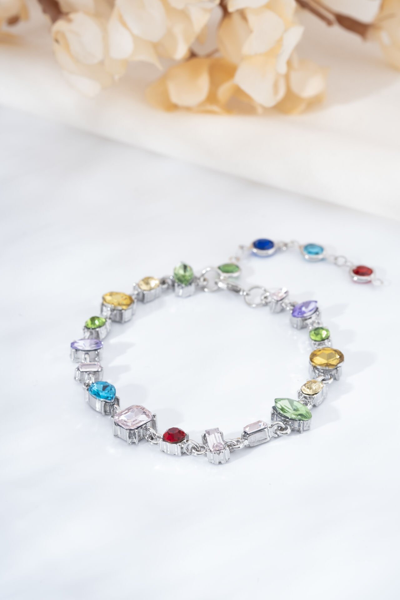 Silver Renkli Taşlı Bileklik