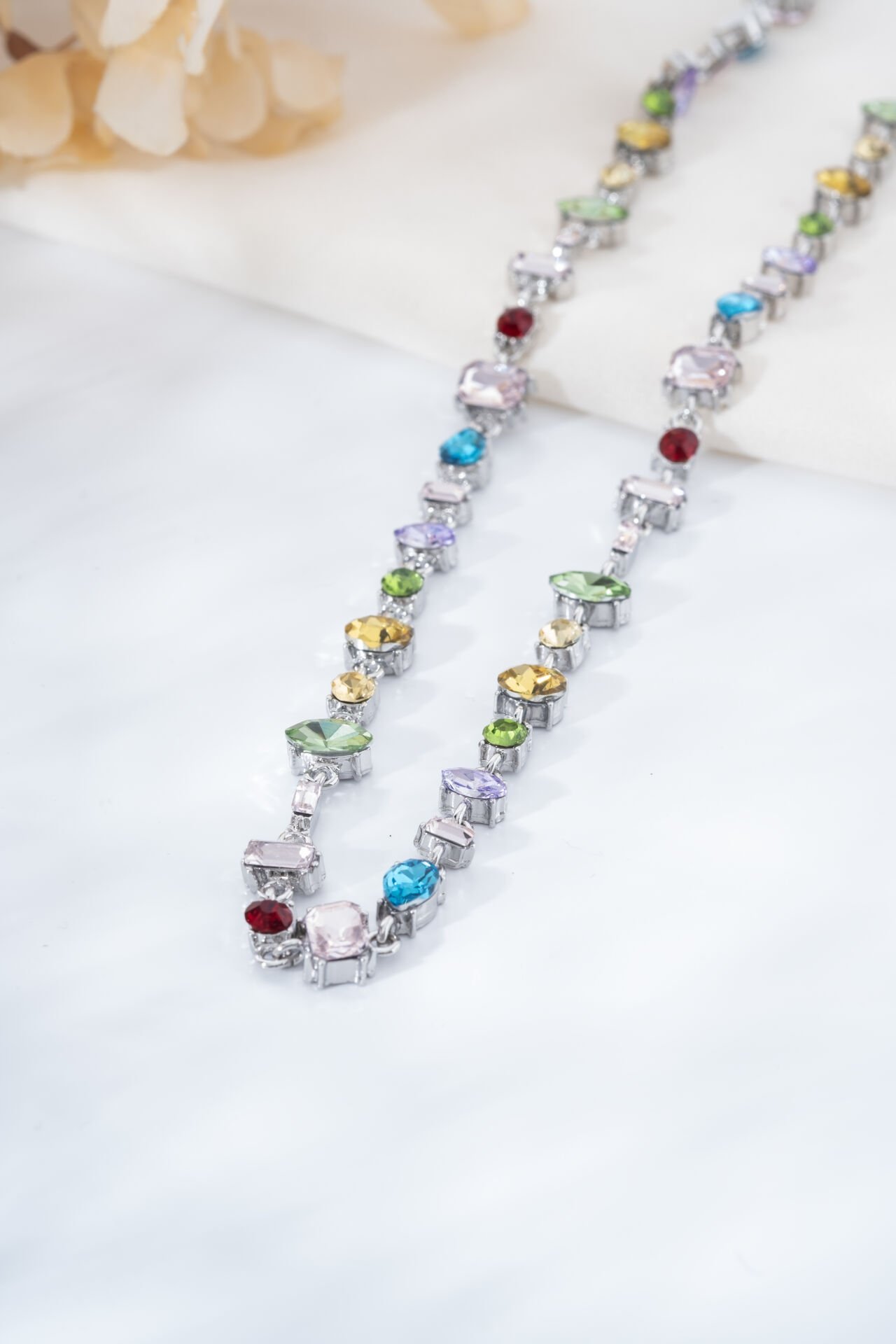Silver Renkli Taşlı Kolye