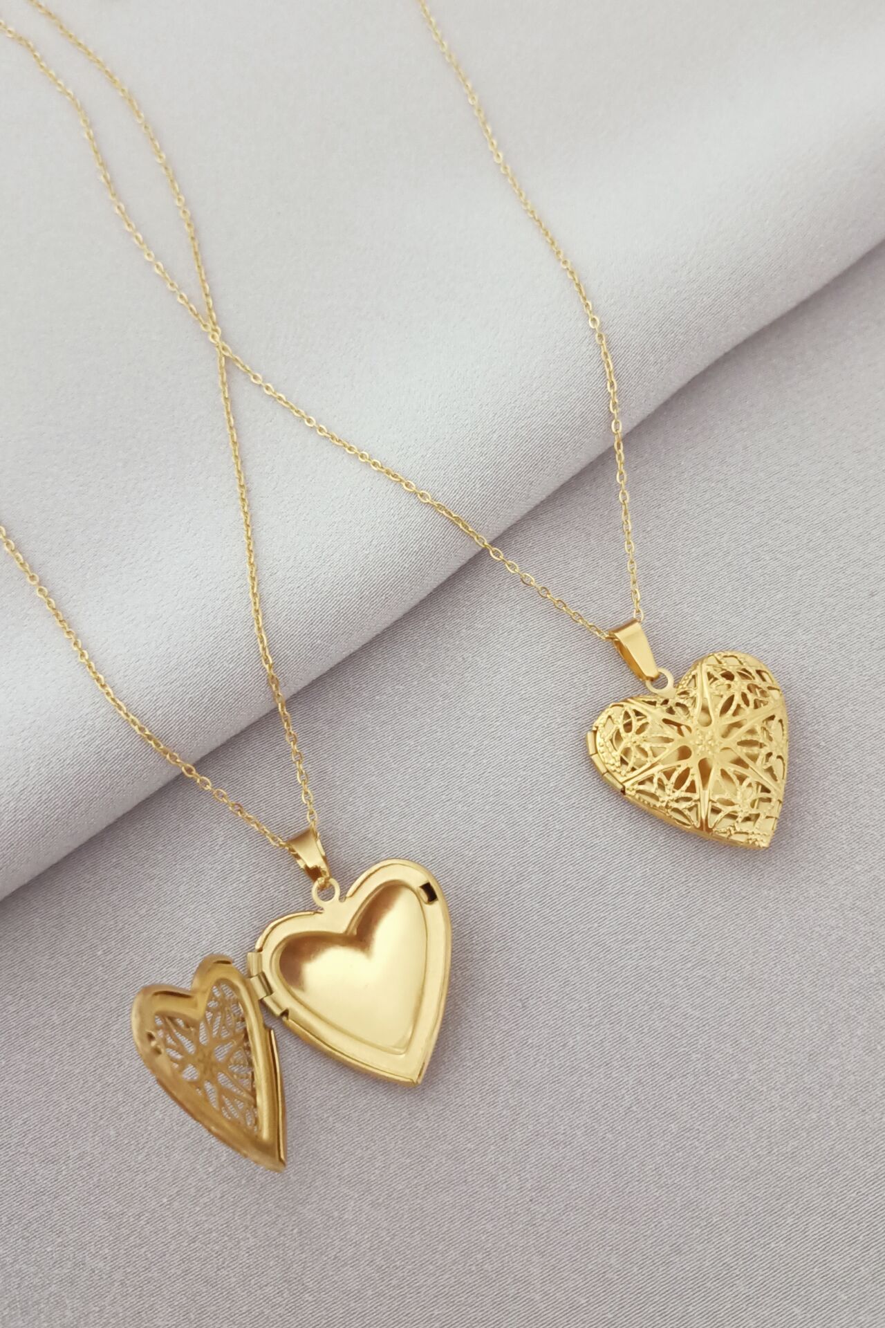 Çelik açılabilir kalp kolye gold