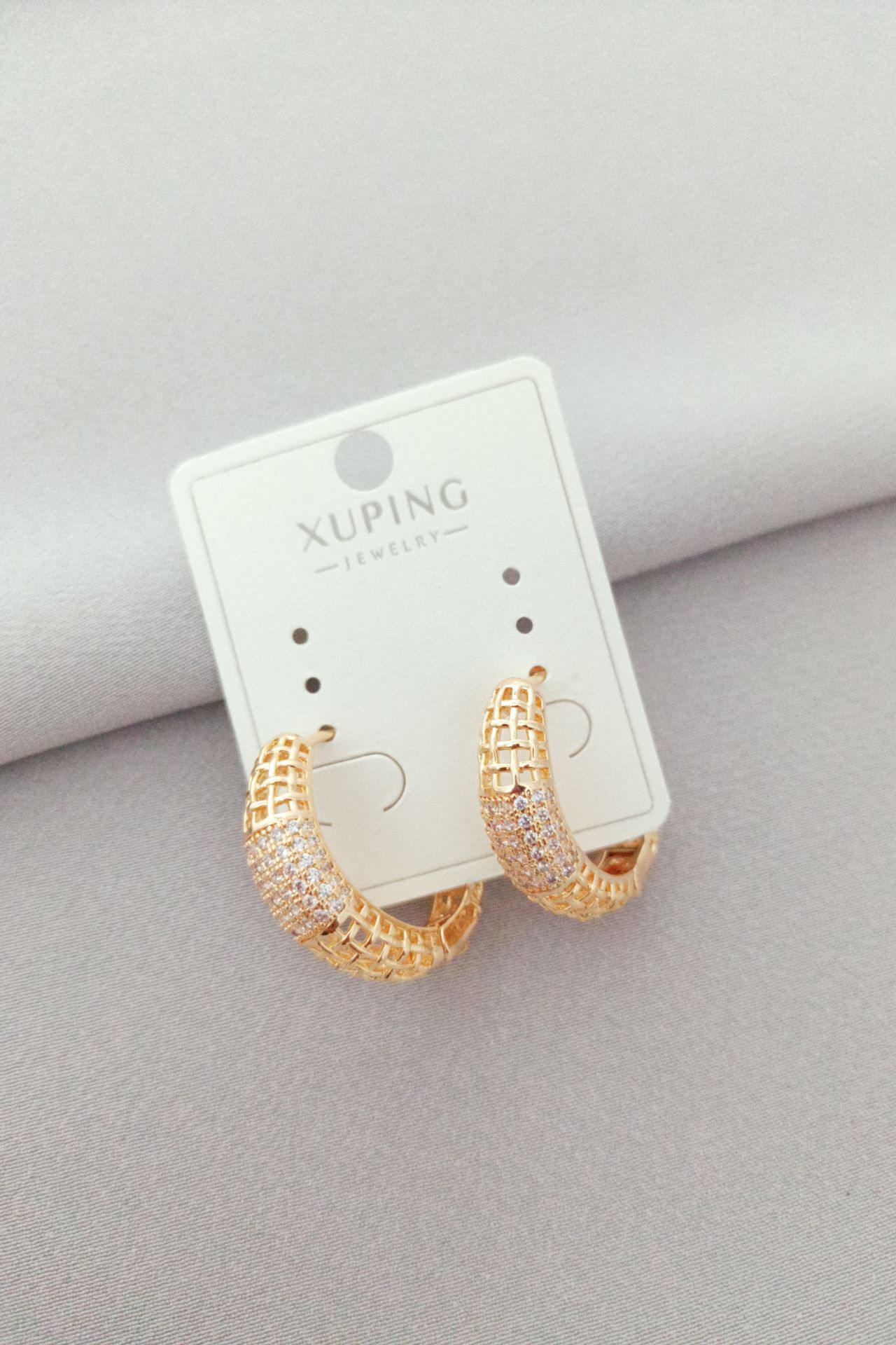 Xuping taşlı gold küpe