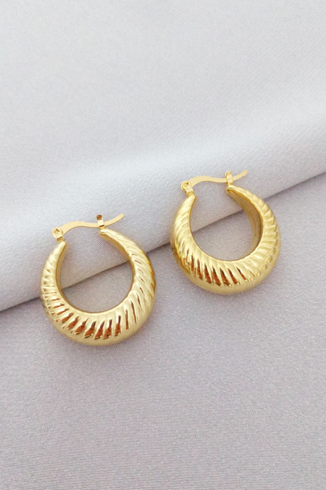 Çelik gold küpe
