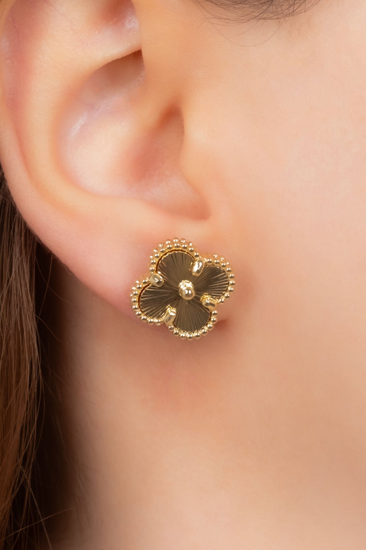 Çiçek Motifli Paslanmaz VİP Küpe