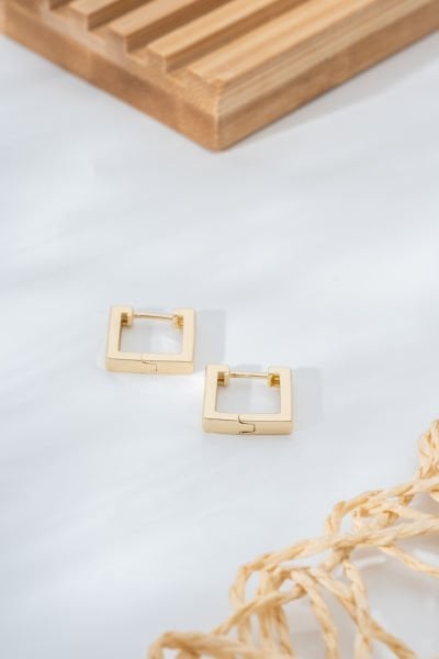 Geometrik Formlu Altın Renk Minimal VIP Küpe