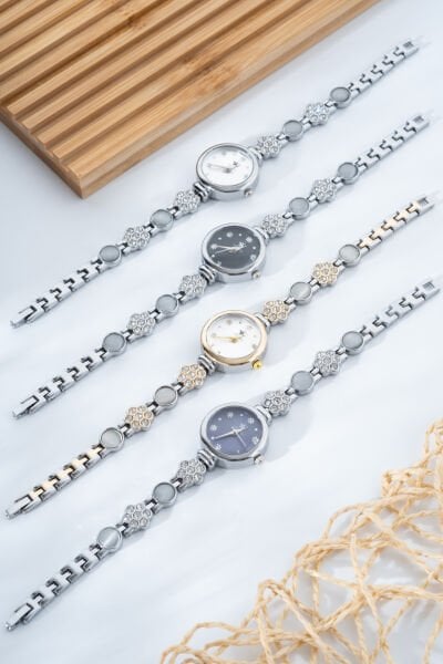 Yıldız Figürlü Çiçek Taş Detaylı Kol Saati