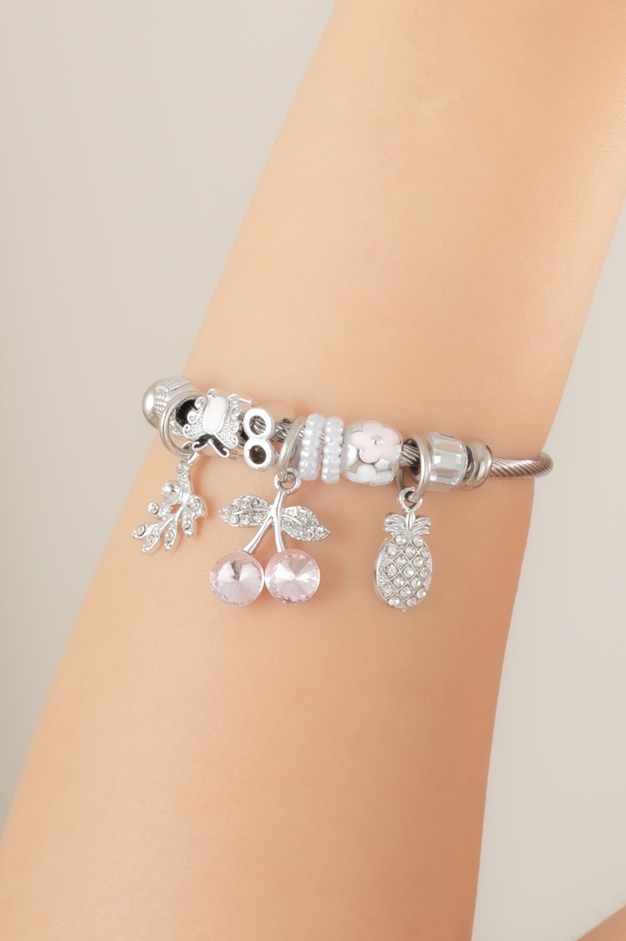 Çelik Pandora Ananas ve Kiraz Tane Figürlü