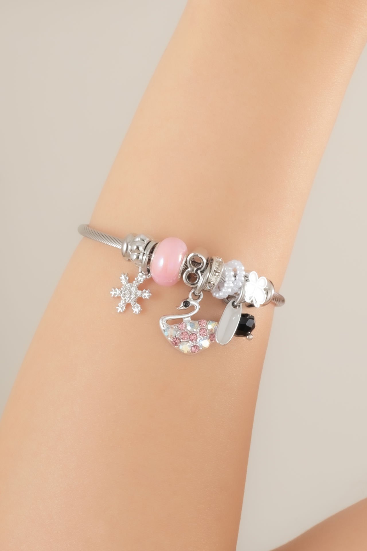 Kuğu ve Kar Tanesi Figürlü Çelik Pandora