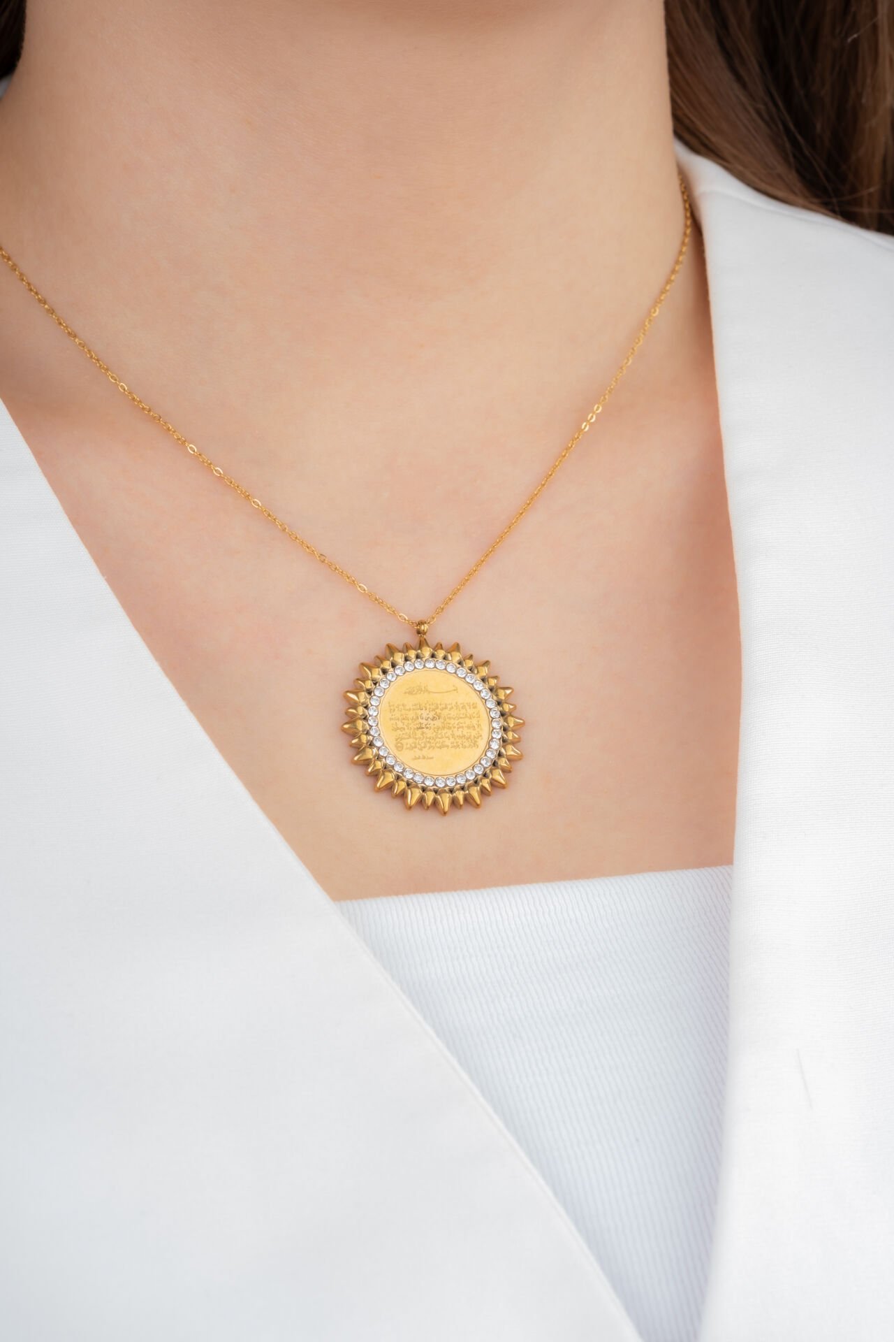 Güneş Formlu Ayetli Kolye