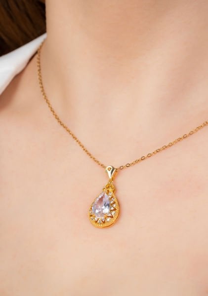 Çelik Taşlı Kolye