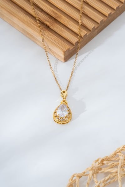 Çelik Taşlı Kolye