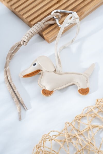 Beyaz Köpek Figürlü Çanta Ve Anahtarlık Charm'ı