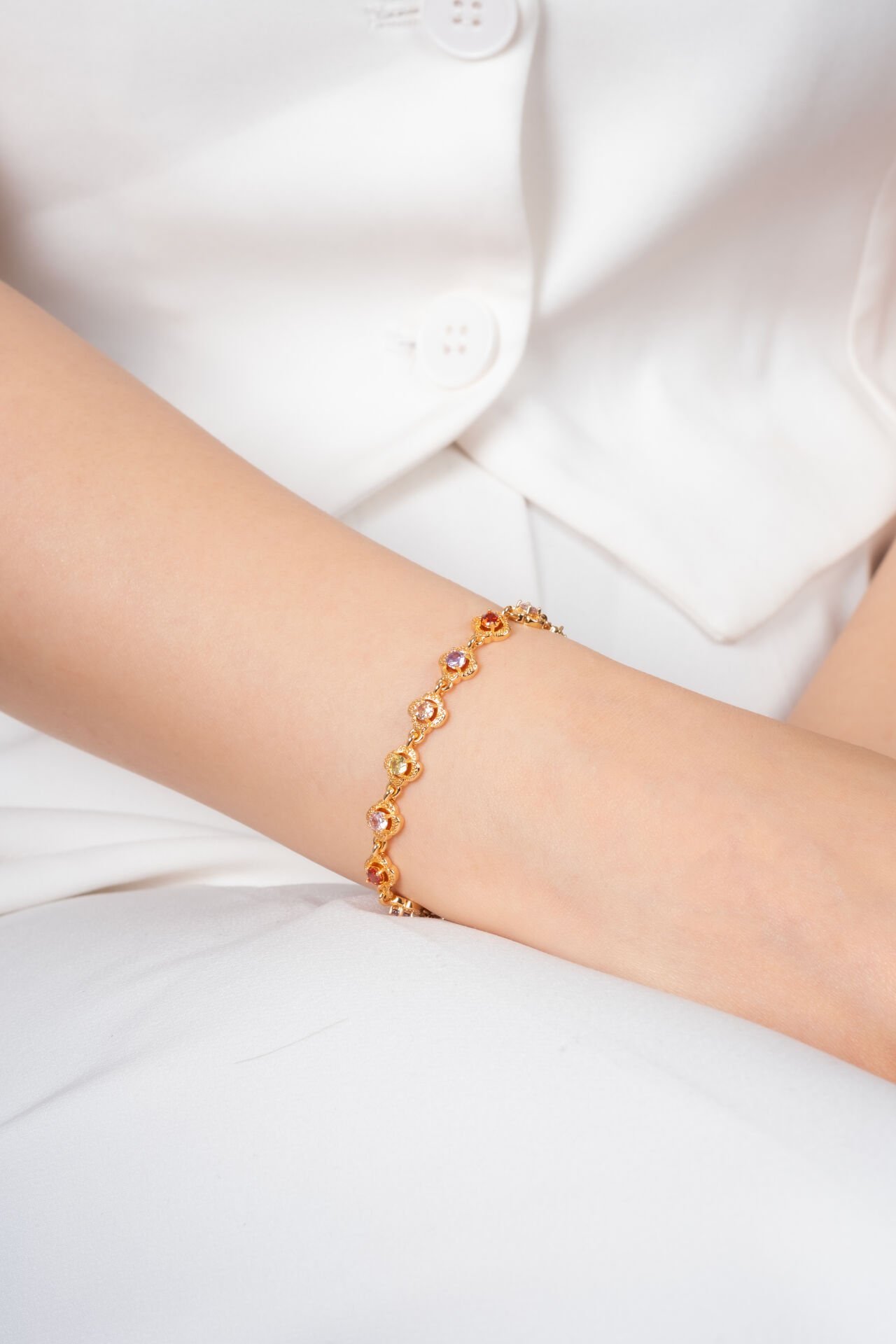 Altın Sarısı Renkli Taş Detaylı Zarif Vıp Bileklik