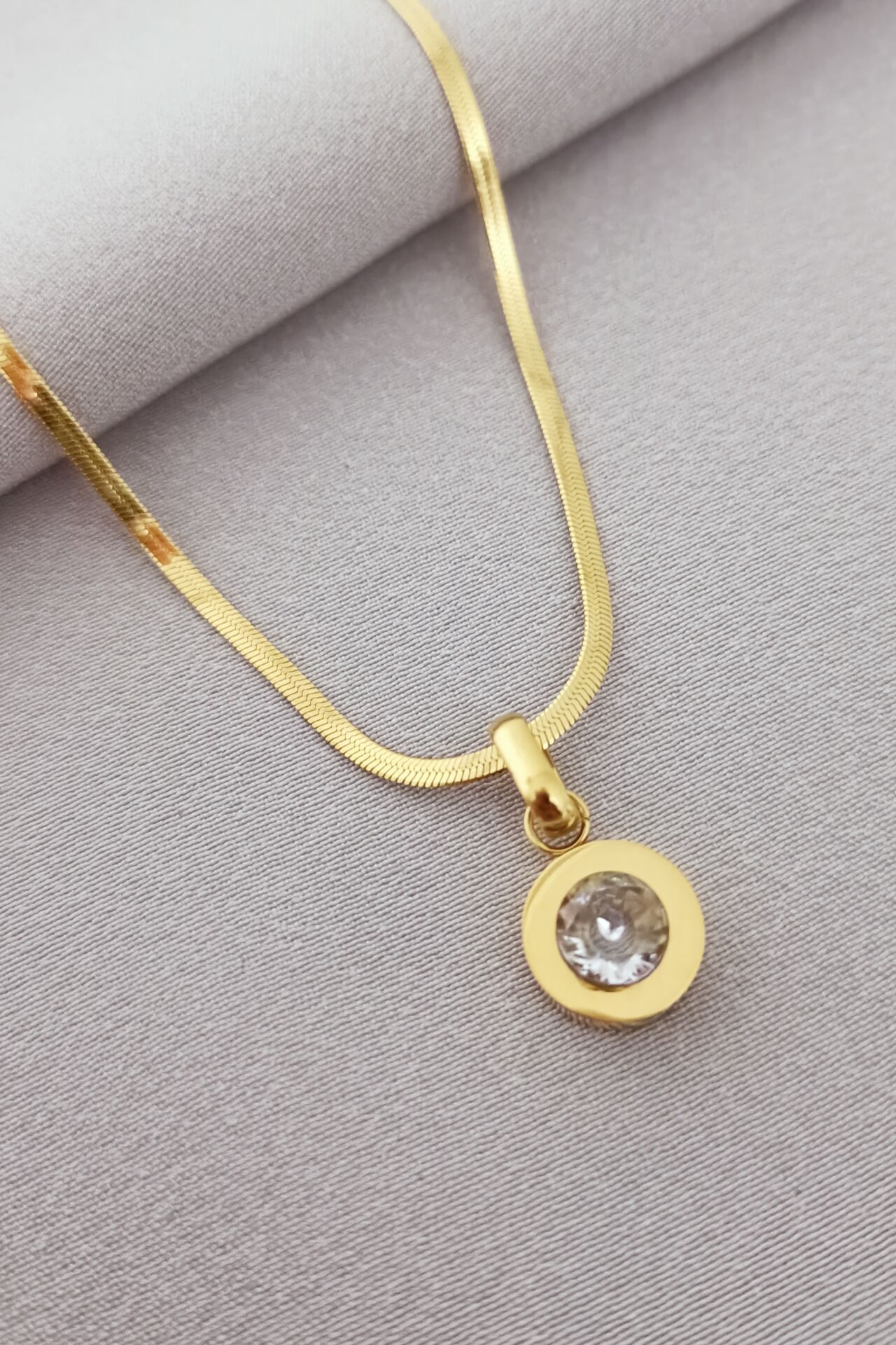 Çelik tek taş kolye gold