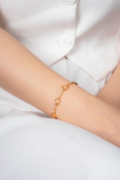 Altın Sarısı Kalpli Şık Vıp Bileklik