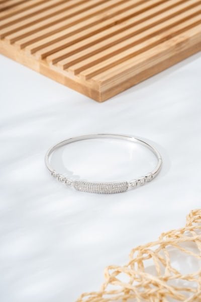 XUPİNG Gümüş Renk Parlak Sıralı Taş Detaylı Xuping Kelepçe Bileklik