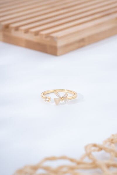 Fiyonk Figürlü Taş Detaylı Yüzük