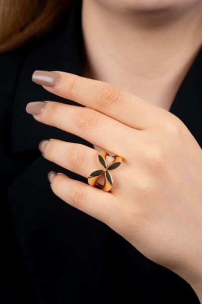 Altın Sarısı Yaprak Formlu Yüzük