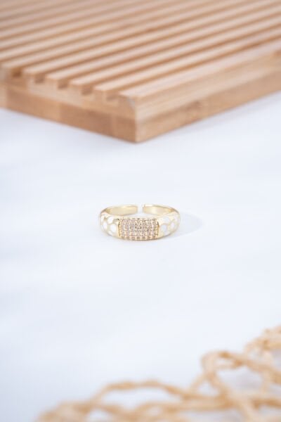 Beyaz Mine Detaylı Taşlı Yüzük