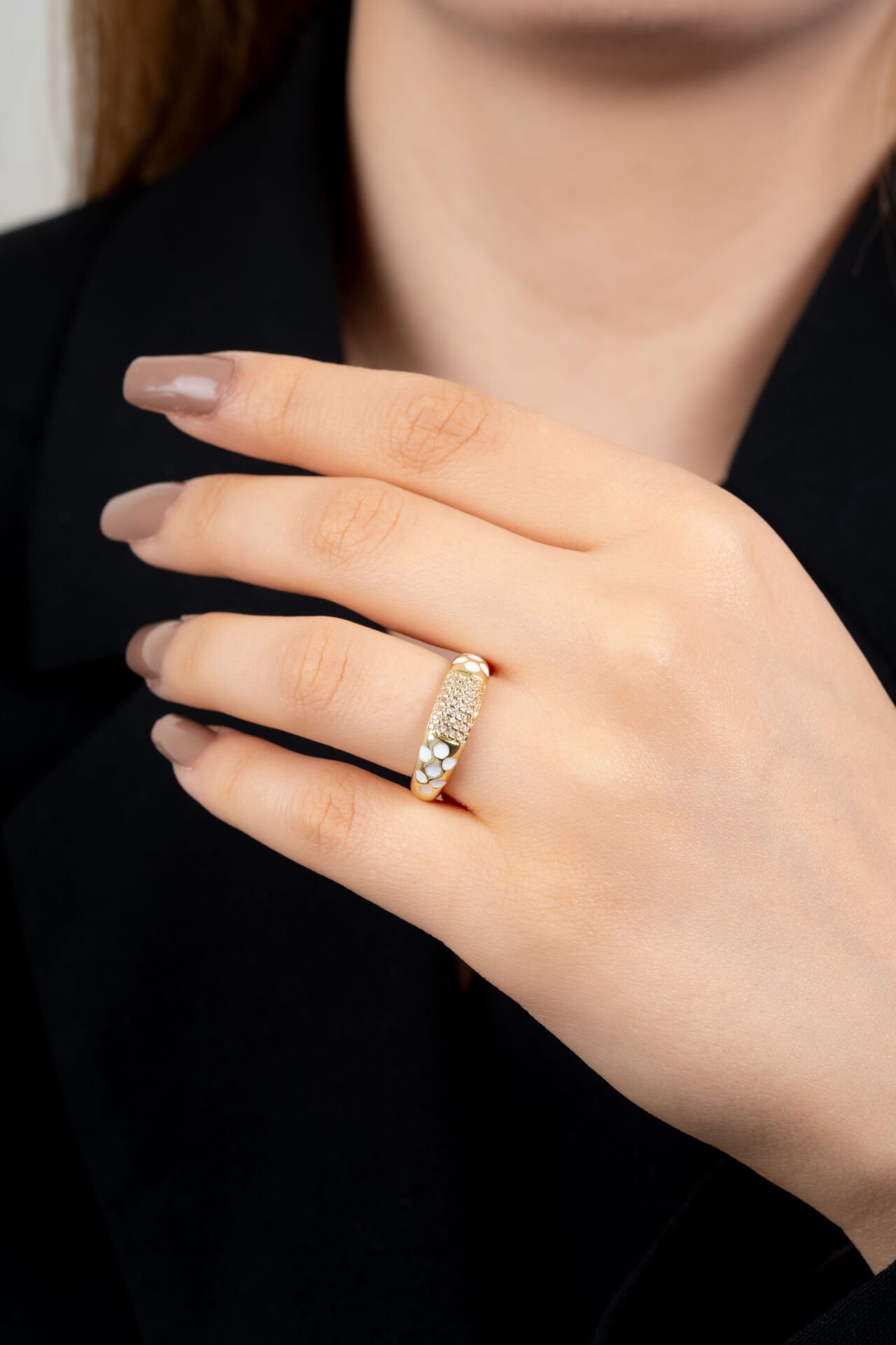 Pembe Mine Detaylı Taşlı  Yüzük