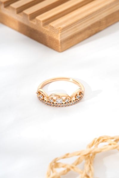 XUPING Taş Detaylı Altın Sarısı Kadın Yüzük