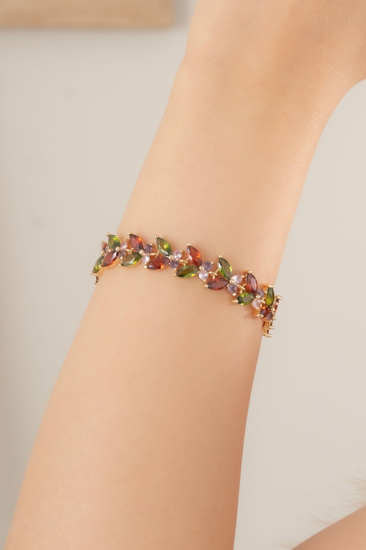 Vip Yaprak Model Renkli Bileklik