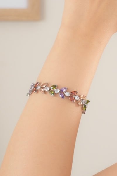 Vip Yaprak Model Renkli ve Elmas Taşlı Bileklik