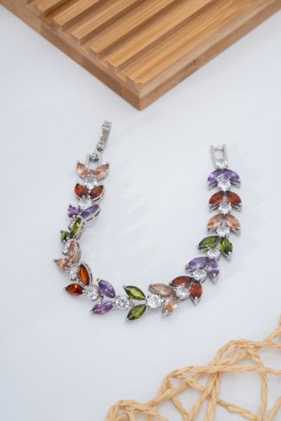 Vip Yaprak Model Renkli ve Elmas Taşlı Bileklik