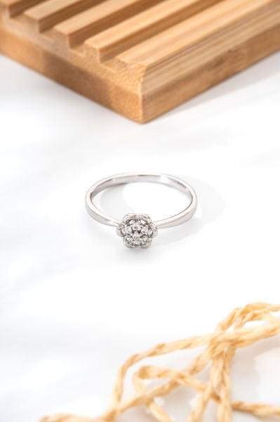 XUPING Taş Detaylı Çiçek Figürlü Gümüş Renk Kadın Yüzük