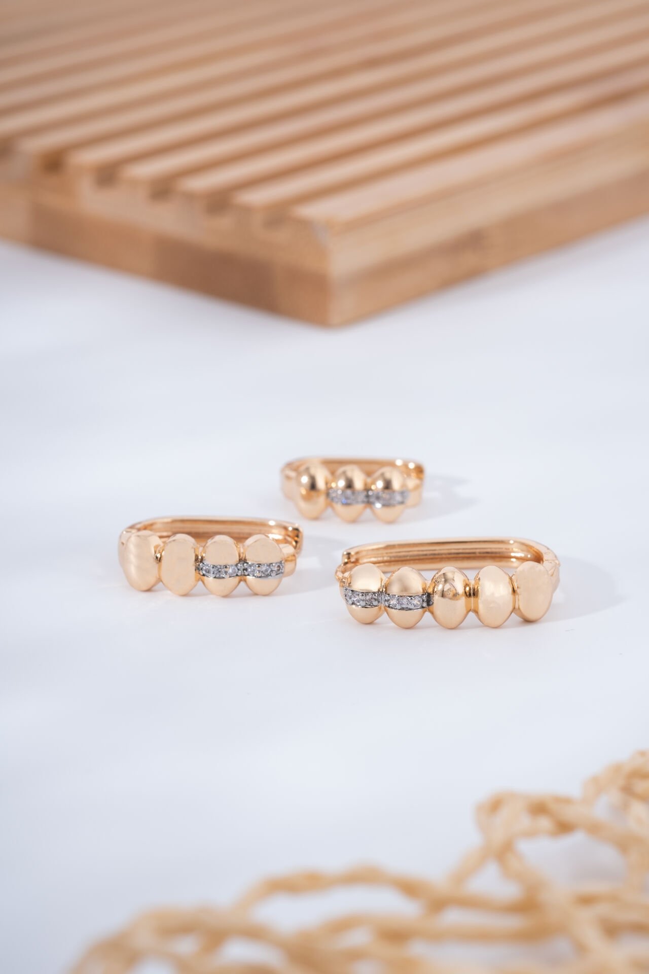 Rose Oval Formlu Taş Detaylı VİP Küpe Seti