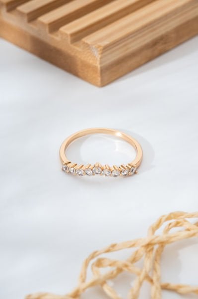 XUPING Sıralı Taş Detaylı Altın Sarısı Kadın Yüzük