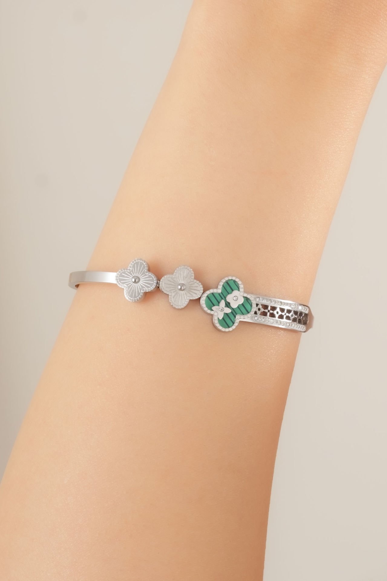 Çelik Silver Renk Bileklik