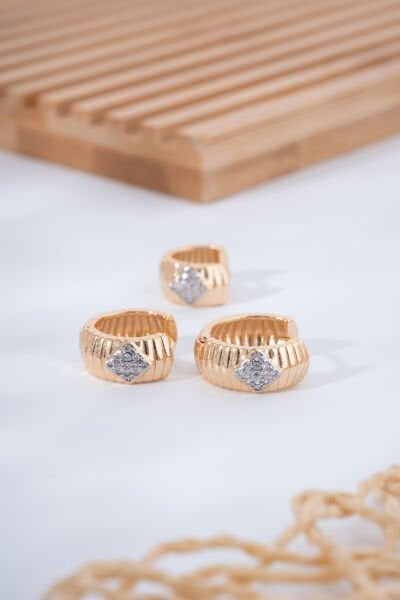 Rose Kare Taş Detaylı Kalın Çizgili VİP Küpe Seti