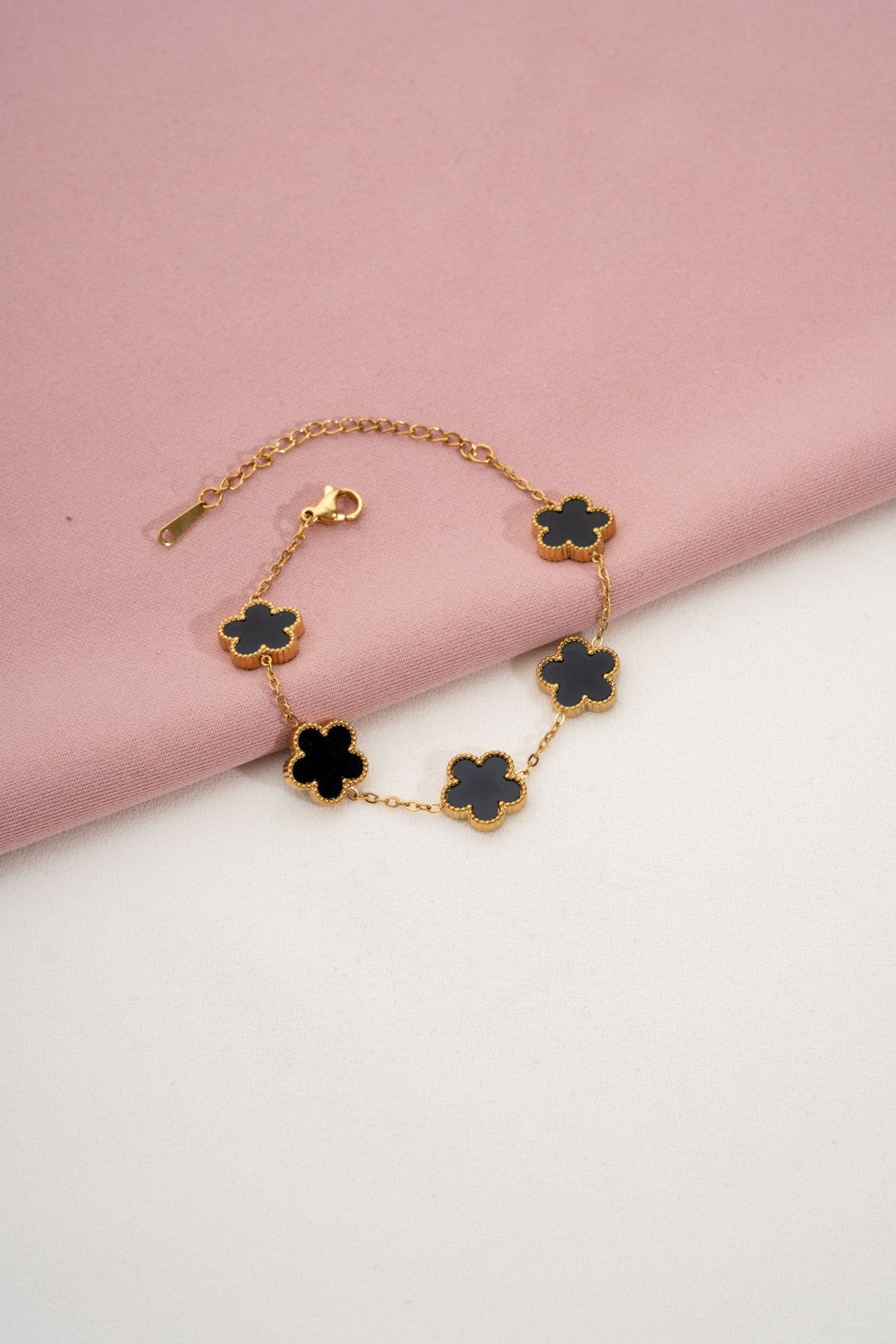 Çelik Van Cleef Siyah Renk 5 Yaprak Gold  Bileklik