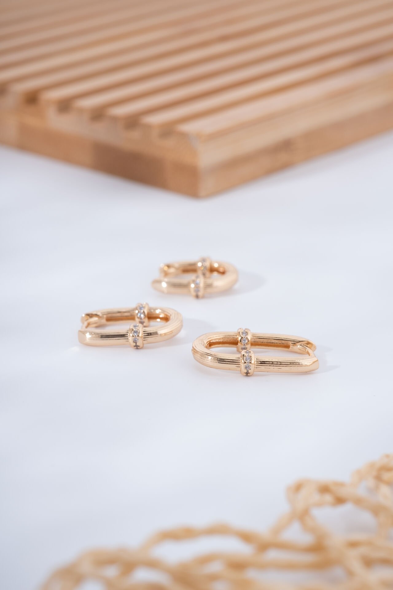 Rose Çizgili Yüzeyli  Oval  VİP Küpe Seti