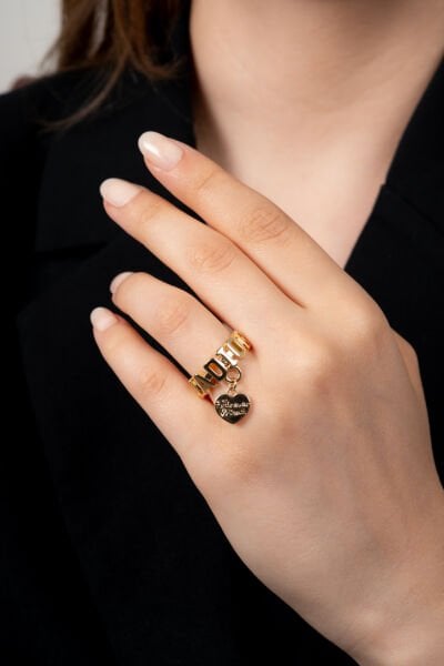 Altın Renk Yazı Detaylı Kalpli Sallantılı Ayarlanabilir VIP Yüzük