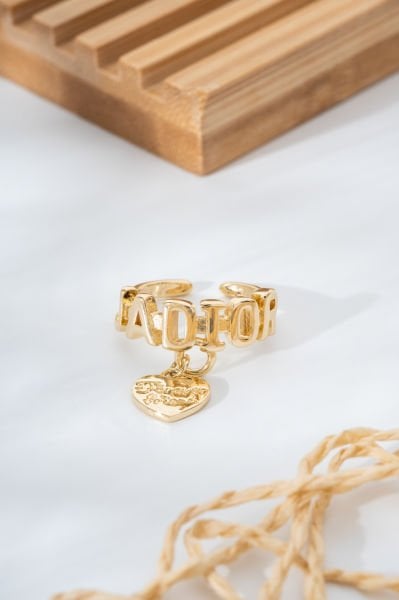 Altın Renk Yazı Detaylı Kalpli Sallantılı Ayarlanabilir VIP Yüzük