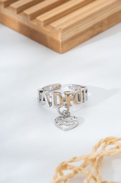 Gümüş Renk Yazı Detaylı Kalpli Sallantılı Ayarlanabilir VIP Yüzük