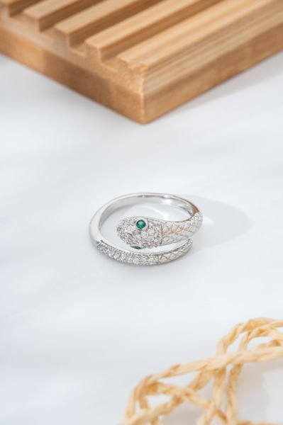 Yılan Figürlü Taş İşlemeli Gümüş Renk Ayarlanabilir VIP Yüzük